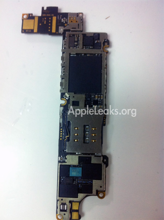 Illustration for article titled Next Generation iPhone Parts Uncovered?